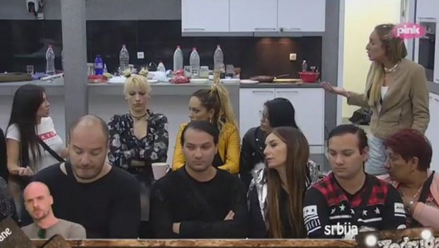 СТАНИЈА И ЛУНА СЕ ЖЕСТОКО ПОСВАЂАЛЕ: Желиш рат, добићеш га (ВИДЕО)