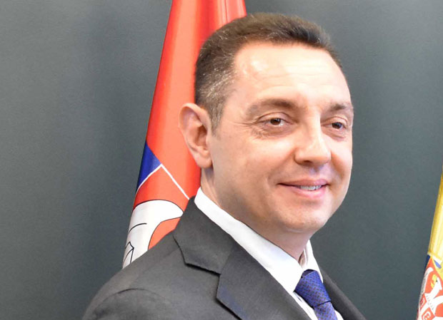 Вулин: Повишена борбена готовост остаје на снази због Косова и Метохије
