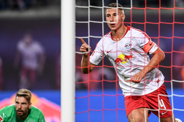 ДОНЕО ОДЛУКУ: Орбан игра за отаџбину