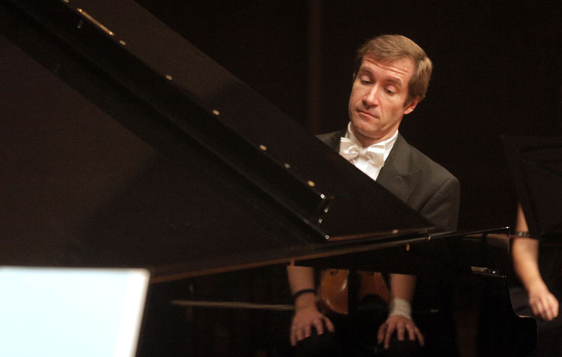 Николај Лугански са Београдском филхармонијом 4. и 5. октобра