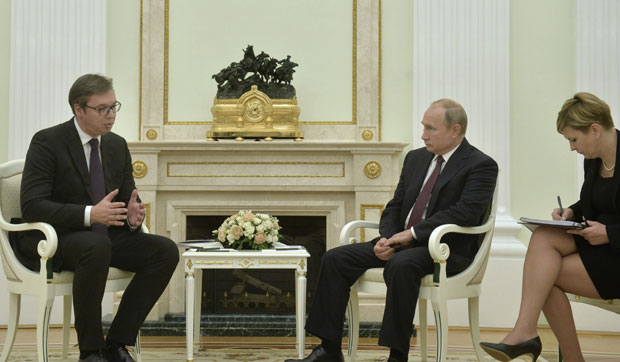 Блумберг о 13-том сусрету Вучића и Путина: Трасирали будуће кораке