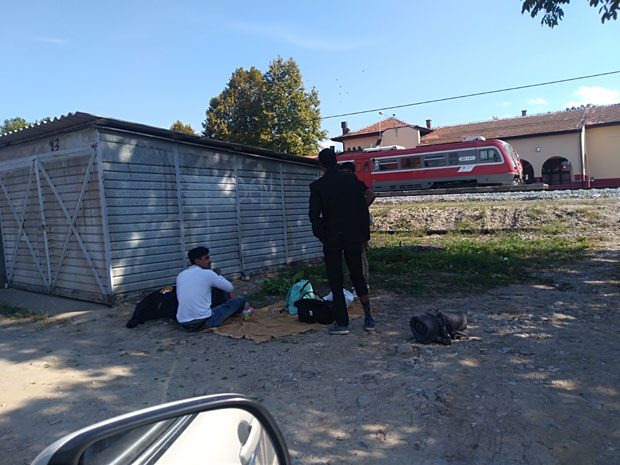 МИГРАНТИМА УЗЕЛИ ПАРЕ? Полицајци из Малог Зворника ухапшени и суспендовани