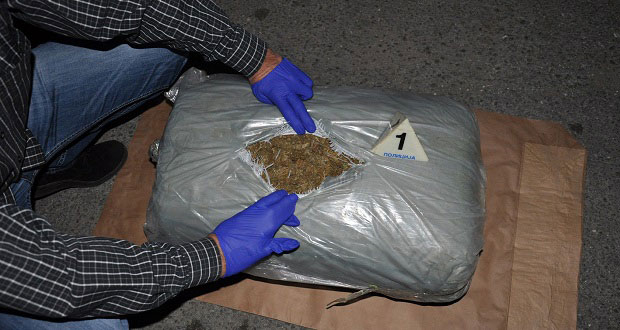 АКЦИЈА У НОВОМ ПАЗАРУ: Заплењено 10 килограма марихуане, ухапшене три особе