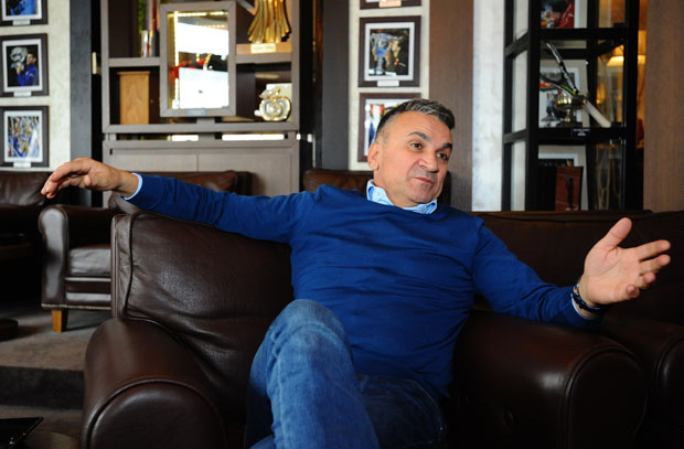 СРЂАН ЂОКОВИЋ ОТВОРИО ДУШУ: Британци су желели Новака, али како да продаш душу зарад новца? (ВИДЕО)