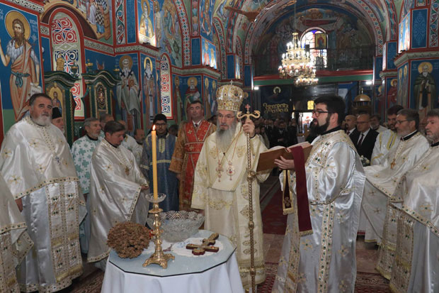 ДВА ВЕКА СТАРЕ КРАГУЈЕВАЧКЕ ЦРКВЕ: Прво звоно у Србији