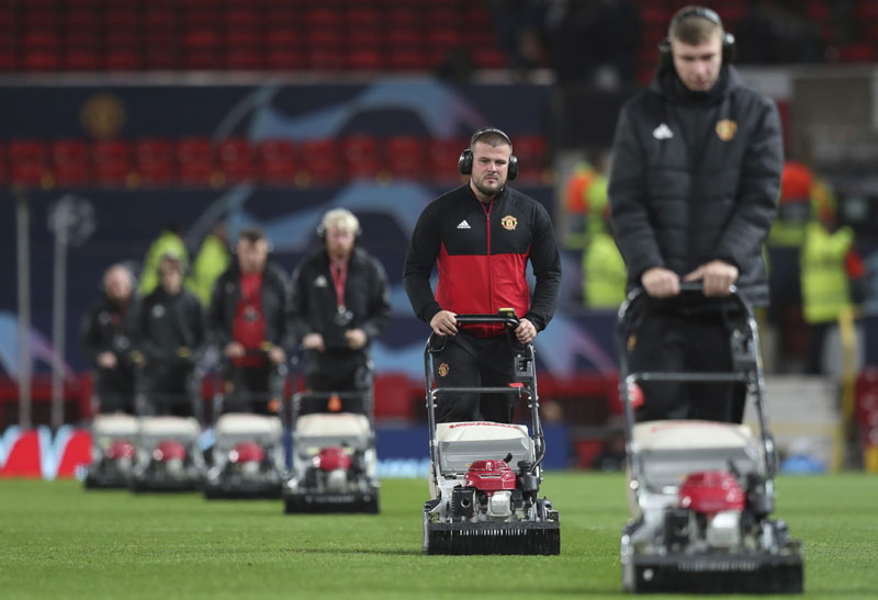 УЕФА кажњава Јунајтед због кашњена на утакмицу