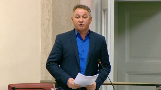 ТВРДИ ДА СЕ “НЕ ЗНА ШТА ДОНОСИ БУДУЋНОСТ: Посланик ХДЗ-а тражи оружје за Хрвате у пограничном подручју са „непријатељском” Србијом