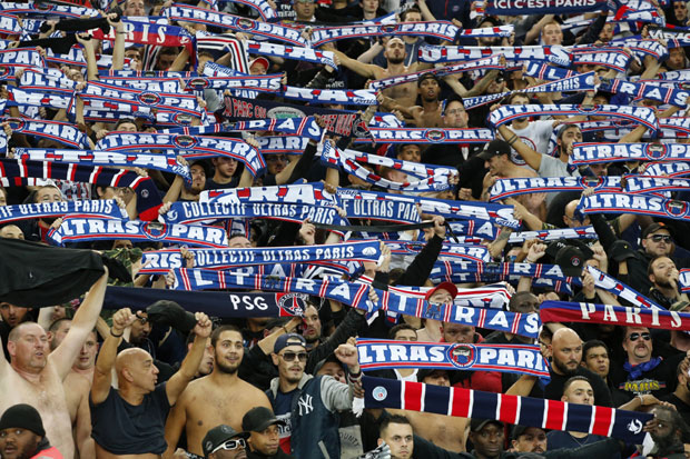 ФРАНЦУСКИ МЕДИЈИ: Српски навијач претучен код капије Сен-Клу париског стадиона