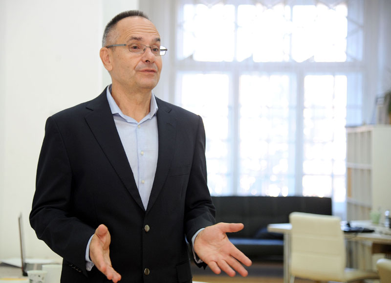 ЛЕКАР УЗБУЊИВАЧ ОТКРИВА ДЕТАЉЕ СУЂЕЊА: Прогоњен сам због трговаца смрћу!