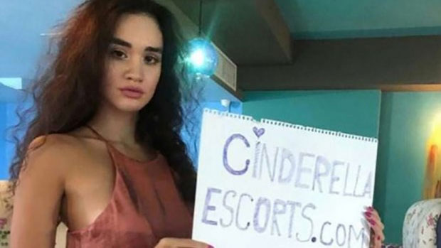 ДЕВОЈКА ПРОДАЈЕ НЕВИНОСТ: 19-годишњакиња ће ускоро да постане милионерка, а цена расте из дана у дан