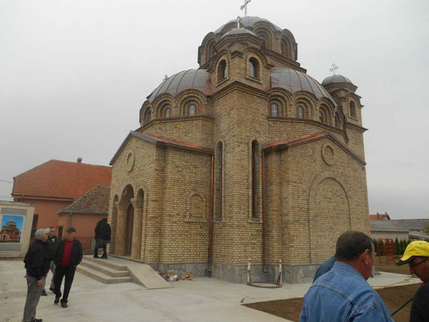 Мештани сами подигли храм