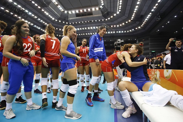 ДО МЕДАЉЕ БЕЗ БОЈАНЕ: Победа одбојкашица против Порторика остала у сенци тешке повреде Миленковићеве