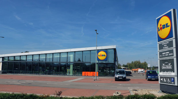 ОТВАРАЊЕ ЛИДЛА: Да ли трговински ланци подстичу или угрожавају мале трговце?