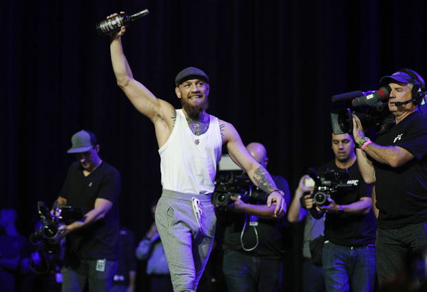 ВРУЋА УФЦ УВЕРТИРА: Мекгрегор каснио и вређао Хабиба