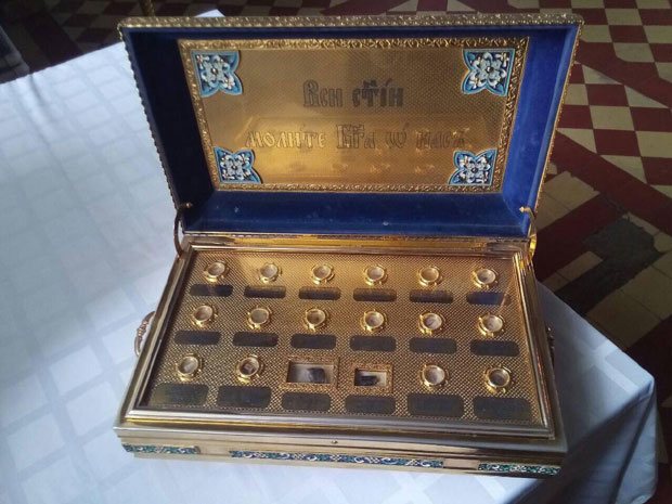 Стижу мошти 20 руских светитеља