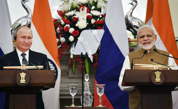 СМЕТА ИМ САРАДЊА СА РУСИЈОМ: Индија купила с-400 и наљутила Aмерику

