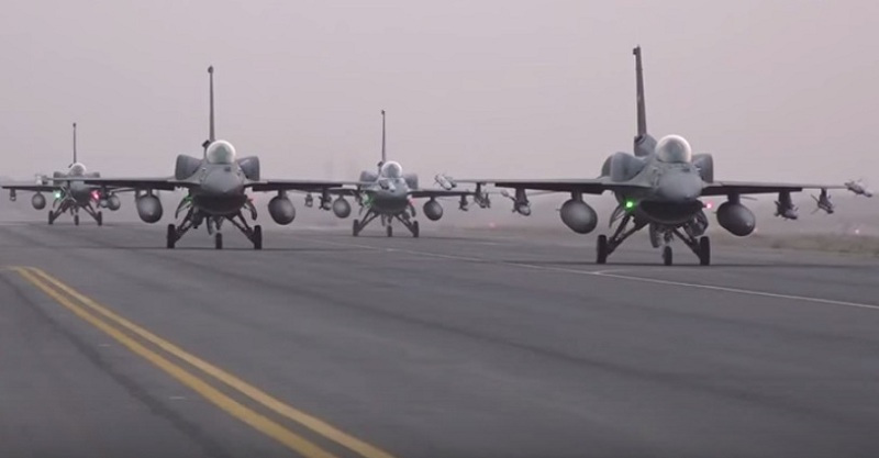 ТУЧА У АВИОНУ ЗА АМСТЕРДАМ: Холандија послала два Ф-16 да смире ситуацију