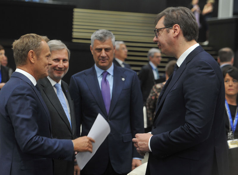 Туску пример Вучић и Тачи