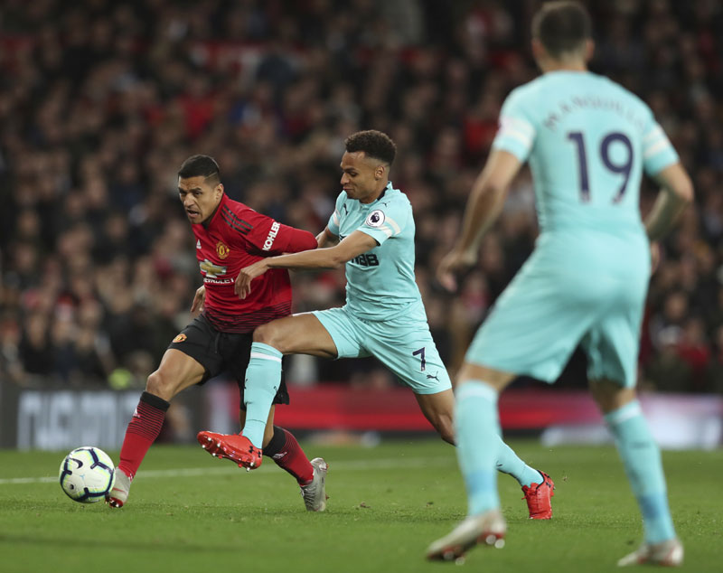 САНЧЕС СПАСАО МУРИЊА: Јунајтед од 0:2 до тријумфа против Њукасла