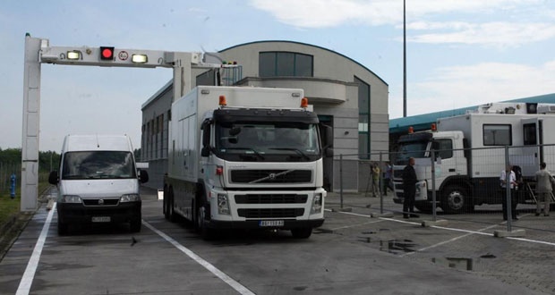 Умерен саобраћај, на Хоргошу камиони два сата