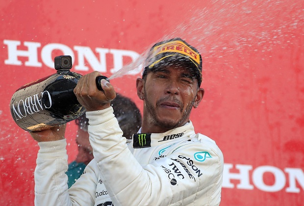 ХАМИЛТОН НА КОРАК ДО ТИТУЛЕ: Британац славио на ВН Јапана