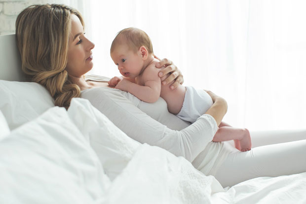 Тек свака осма мајка доји