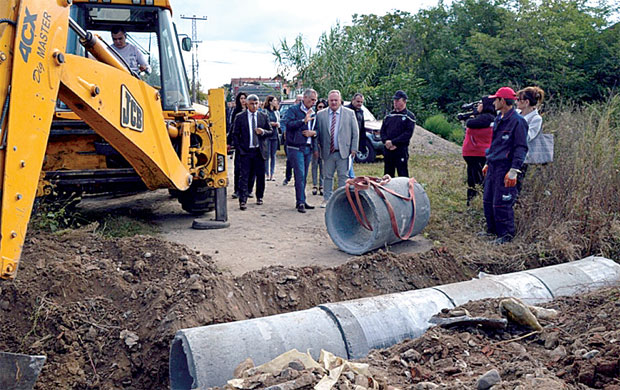 Измештају реку да их не плави