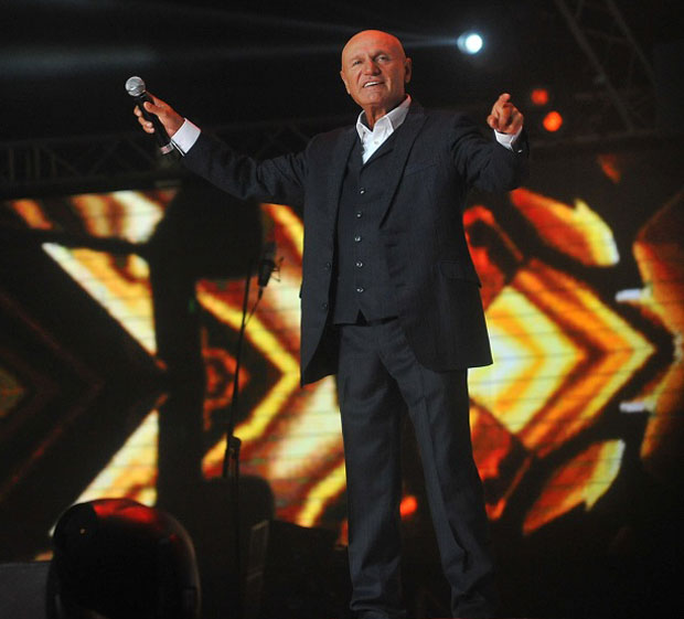 Послушајте нову песму Шабана Шаулића: Емир Хабибовић ју је отпевао на концерту краља фолка, ево како звучи (ВИДЕО)