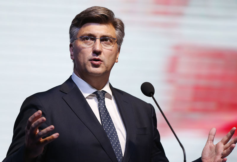 Пленковић: Хрватска не крши законе изградњом Пељешког моста