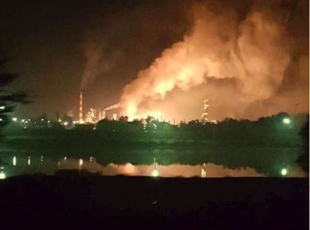 ДРАМА У БиХ: Горела рафинерија Брод, осморо повређено; Детонација се чула у Хрватској! (ВИДЕО)