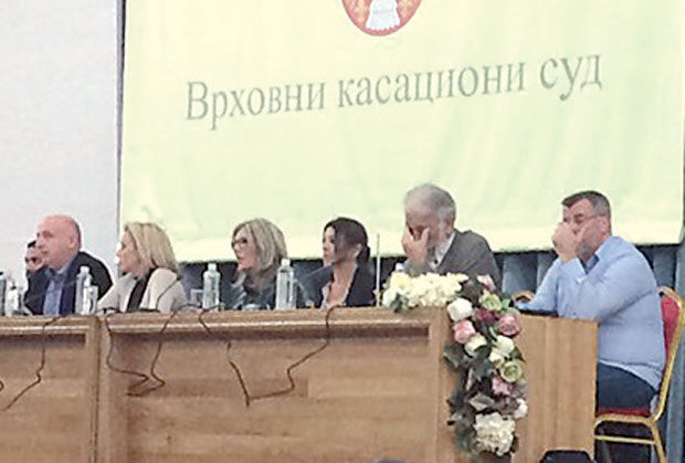 Судије против вербалног деликта