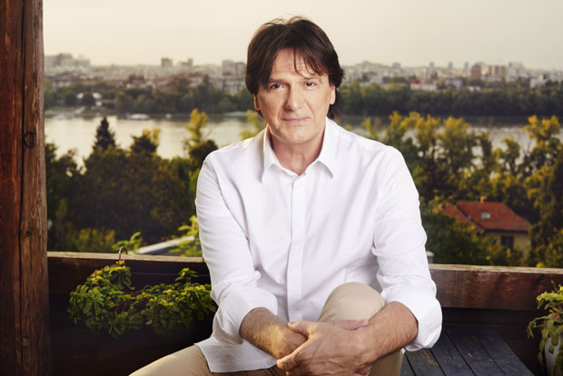 НОВИ ВИДЕО ЗДРАВКА ЧОЛИЋА: Спот пршти од сензуалности (ВИДЕО)