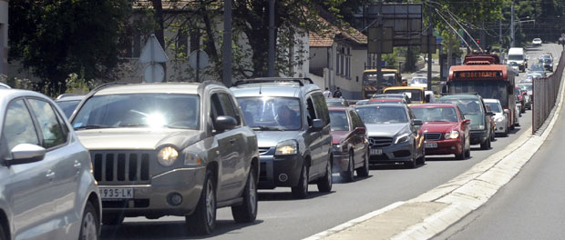 Грађани Србије возе аутомобиле старе у просеку 15 година