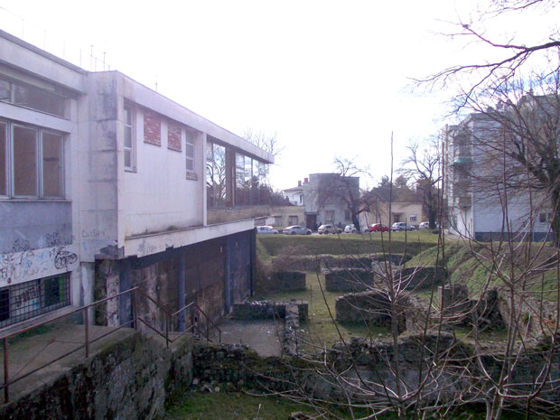 Туристи траже хотеле у Сремској Митровици