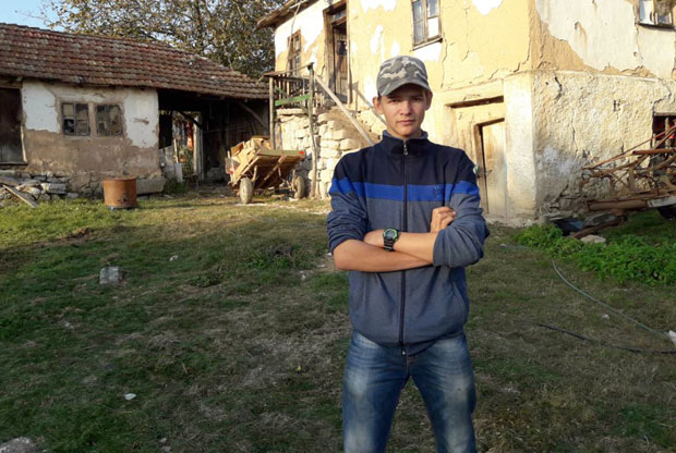 СТИГЛА ПОМОЋ ДЕЧАКУ ИЗ ВРМЏЕ: Јован добио кућу, овцу и магаре