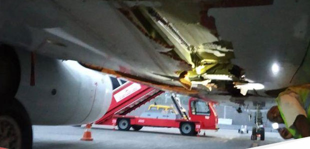 Авион Ер Индије ударио у зид приликом полетања