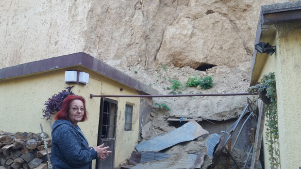 Земун: Брдо претња кући