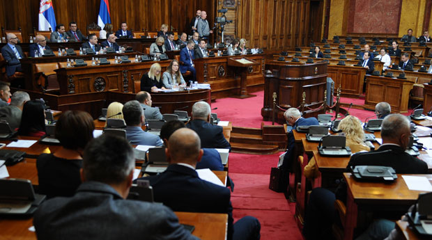 Прелетачи теже до микрофона 