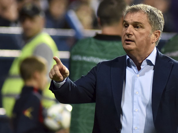 ИСТОРИЈСКО РАЗОЧАРАЊЕ: Црногорски медији тврде да њихова селекција никад није била гора и хвале Митровића