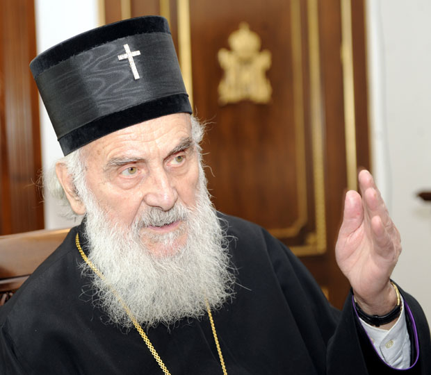 МИРАШЕВИ СПРЕМАЈУ ИНЦИДЕНТ НА ЦЕТИЊУ: Јајима на патријарха Иринеја?