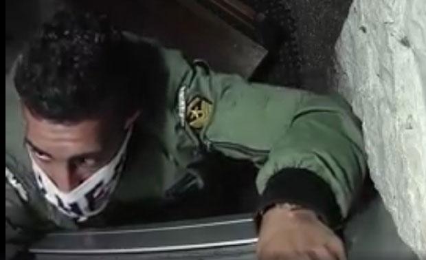 Мигрант провалник уперио сигурносну камеру у себе па пао на главу (ВИДЕО)