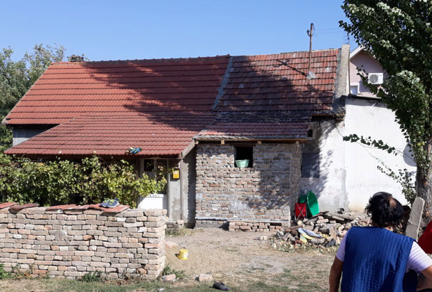 НОВИ ДЕТАЉИ ХОРОРА КОД ЖАБЉА: Убила мужа после свађе, па рекла да се сам убо ножем