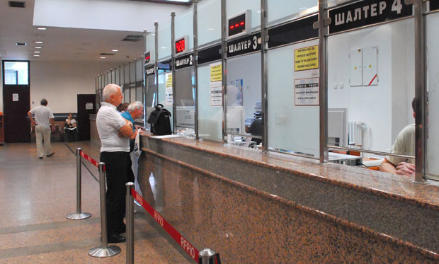 МАХИНАЦИЈЕ БИВШЕГ РАДНИКА ПИО ФОНДА: Отпуштен због мита за пензије