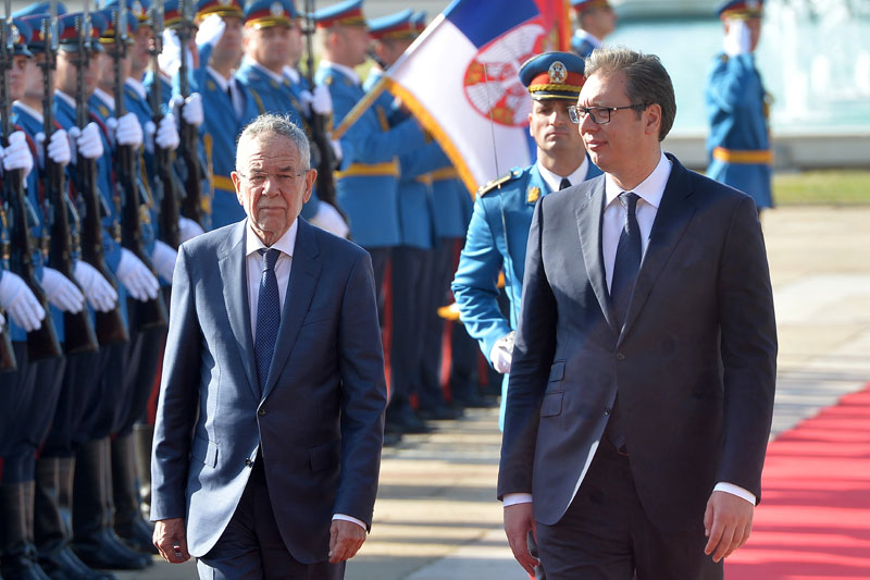 ВУЧИЋ СА ВАН ДЕР БЕЛЕНОМ, КОЈИ ПОРУЧУЈЕ: Први сте у реду за чланство у Унији 
