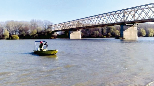 Нишлија скочио у Тису због депресије?