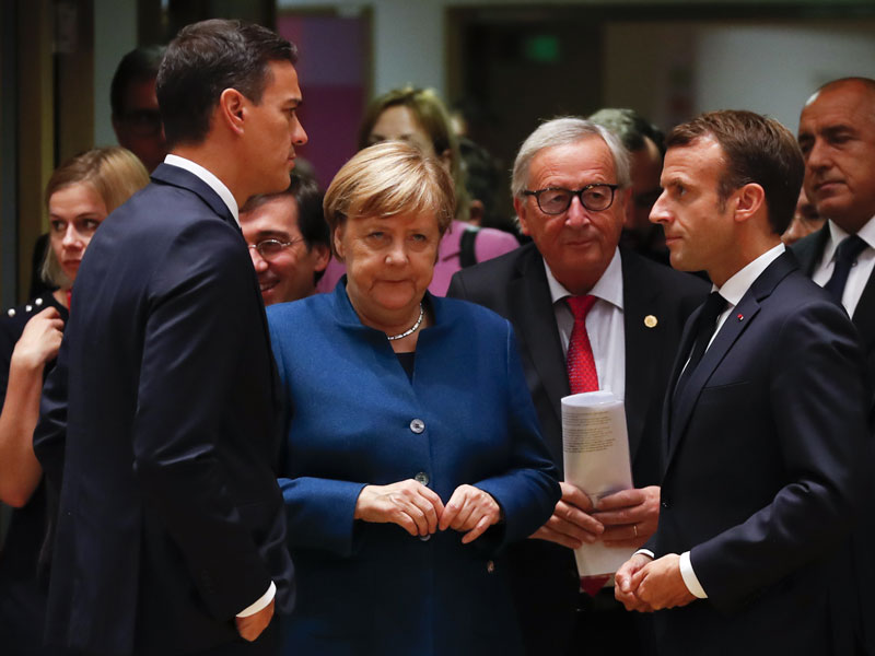 Меркелова: Договор није готов, имамо 90 одсто, када дође време погураћу; Лидери ЕУ на вечери без Меј