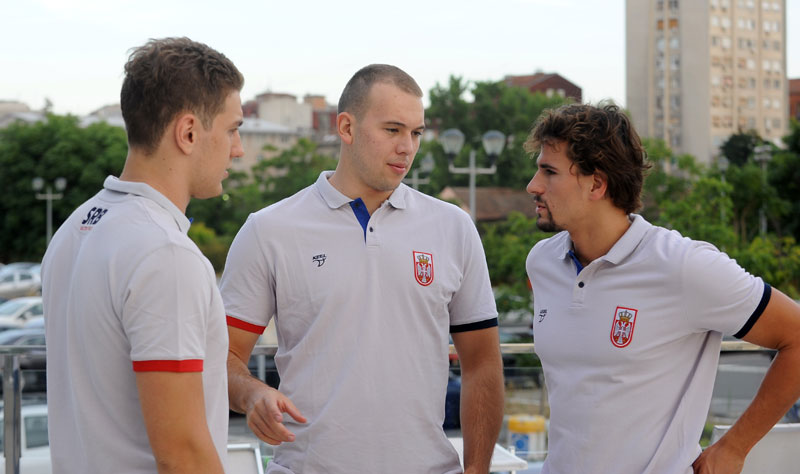 ЧАК 18 ДЕЛФИНА ЗА ТРОФЕЈ: Српски ватерполисти и ове године доминирају Лигом шампиона