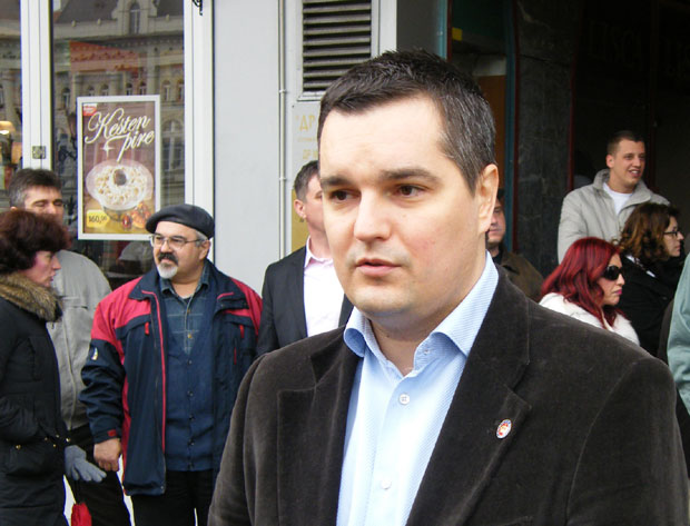 Шпијунка: Бронза и гол