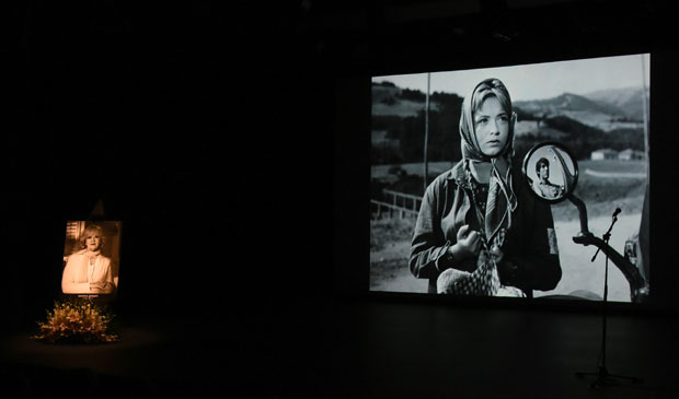 ТУГА У ЗВЕЗДАРА ТЕАТРУ: Комеморација поводом смрти Милене Дравић (ВИДЕО)