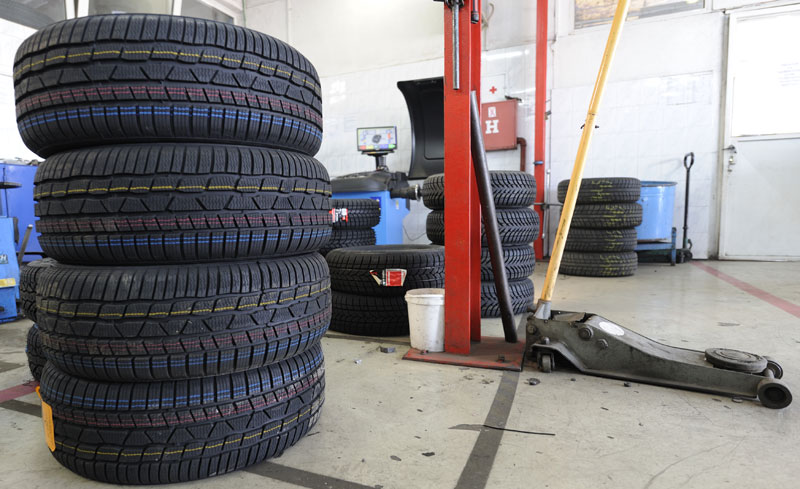 ВОЗАЧИ СЕ СНАЛАЗЕ ПРЕД ЗИМУ: Преко Дрине по ауто гуме